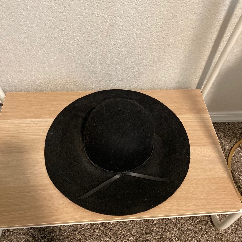 Boho hat 👒 - Picture 2 of 5